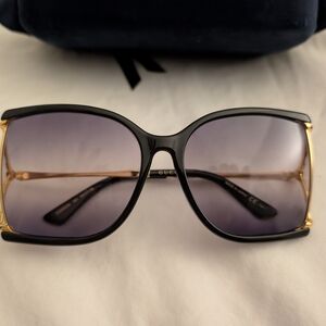 Gucci Black and Gold Women's Sunglasses